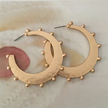 Bohemia Nosené Zlatá Farba Pokovovanie Kruhu Hoop Náušnice Pre Ženy Vintage Bežné Jedinečné, Nádherné Sochy Šperky Príslušenstvo