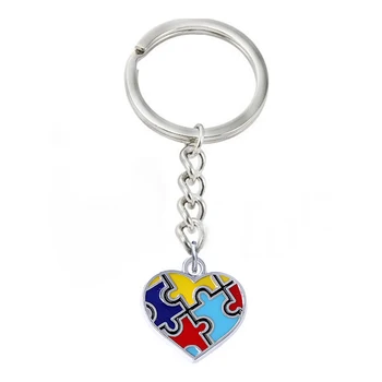 Jemná tvare srdca autizmus puzzle zliatiny prívesok prívesok na farebné ručné spracovanie skloviny kúzlo darček šperky keychain 7357
