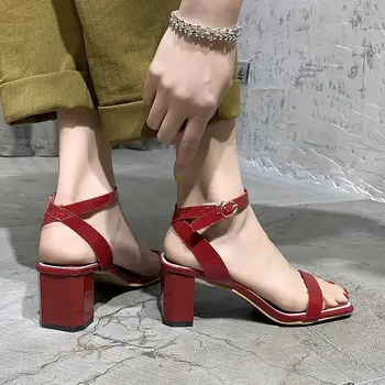 Módne sandále ženy 2020 nové letné wild slovo pracky dámske topánky stredný náklon kórejská verzia vysokým podpätkom ženy 61396