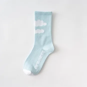 Roztomilý modrú oblohu a biele oblaky dámske pančuchy mlieko Harajuku ulici skateboard bežné trendy posádky ponožky teplé bavlnené ponožky